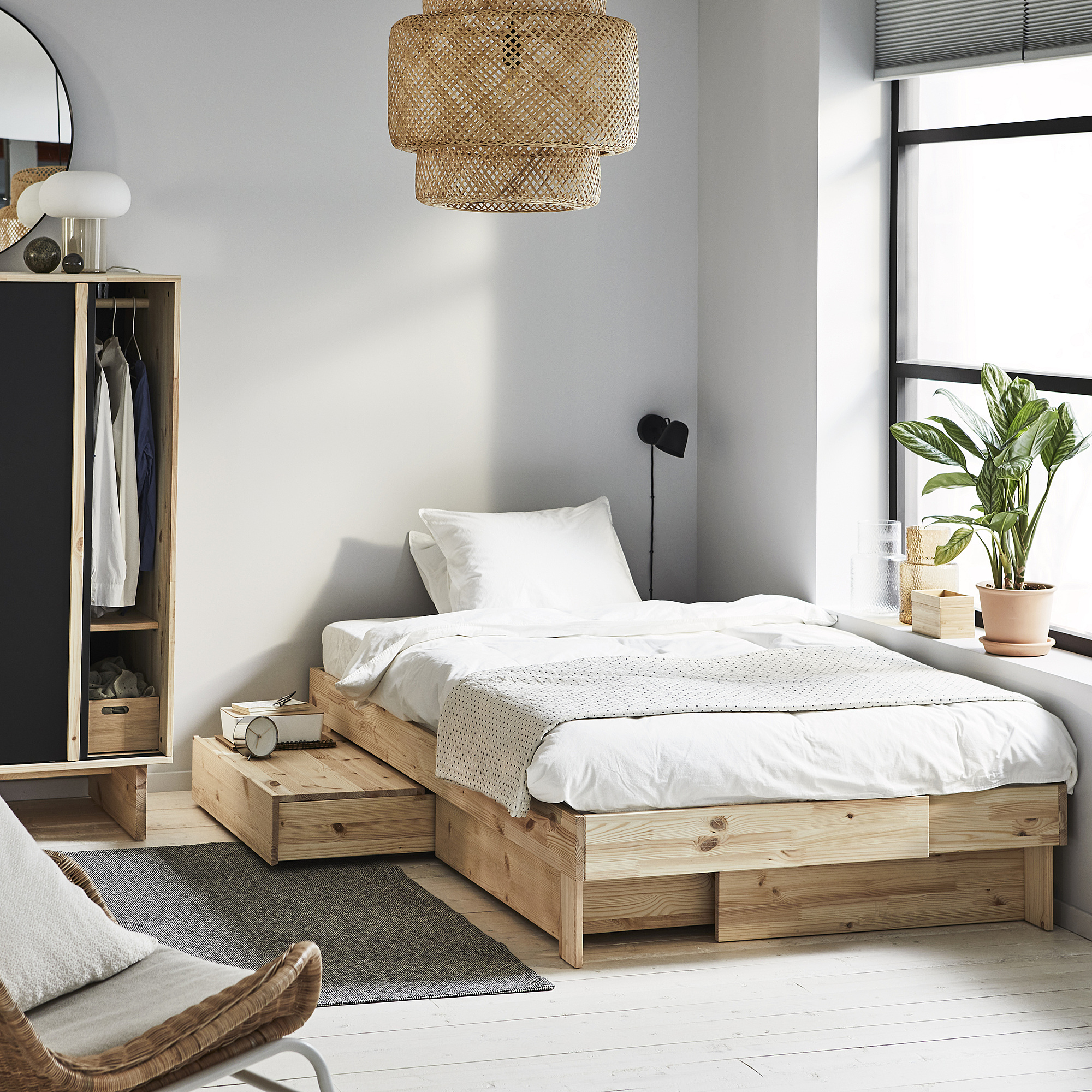 GLAMBERGET extendable bed with storage